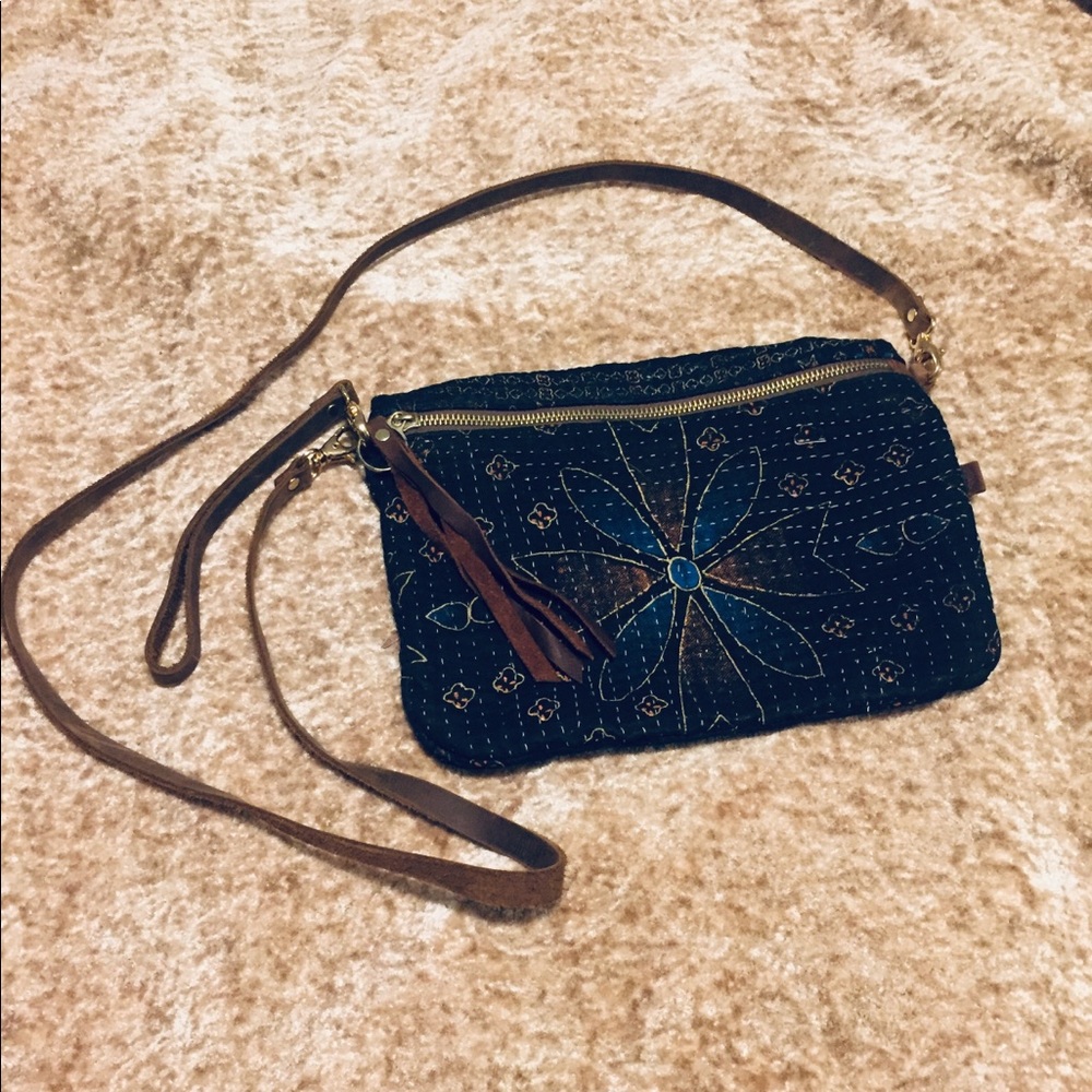 Crossbody or Wristlet, Head Regal Bag